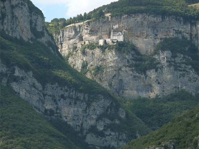 Madonna della Corona